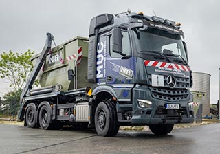 LKW Bohrschlammentsorgung mit Container